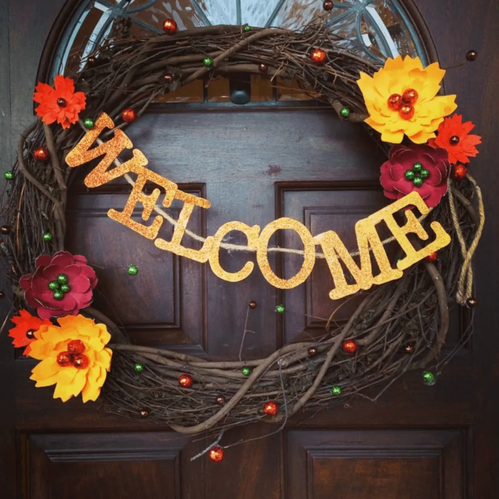 Fall wreath that says welcome. Great fall craft to do in october