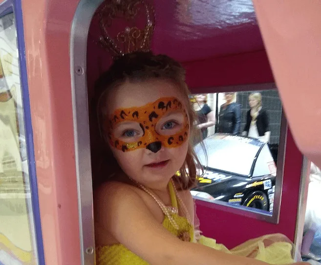Tiger face paint is a great way to dress up for halloween. It's a non scary halloween costume.