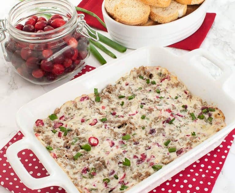 23 Yummy Thanksgiving Dips You Can't Stop Eating | Think About Such Things