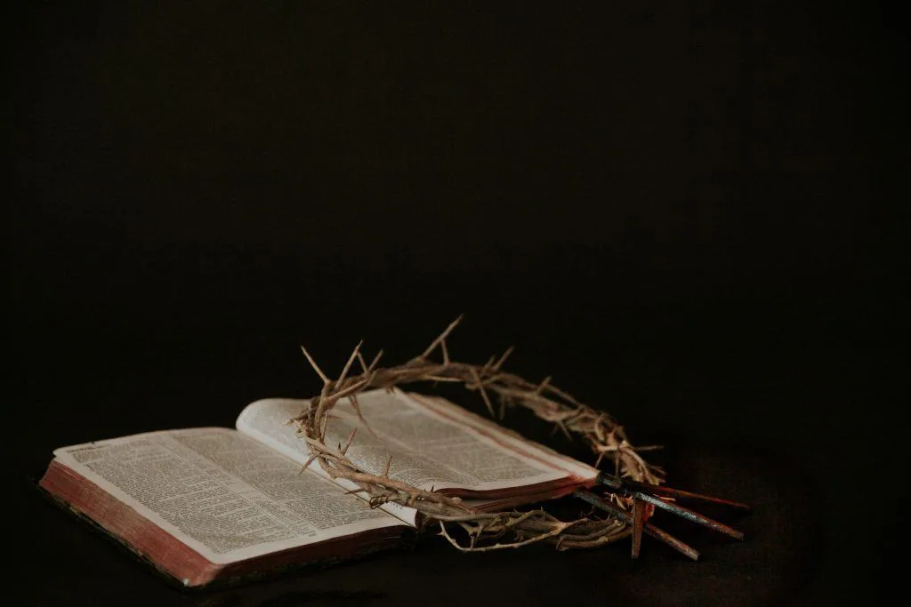 Story of easter in the bible with a crown of thorns
